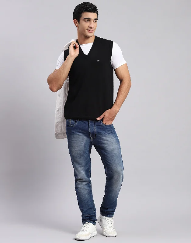 Men Black Solid V Neck Sleeveless Sweaters/Pullovers